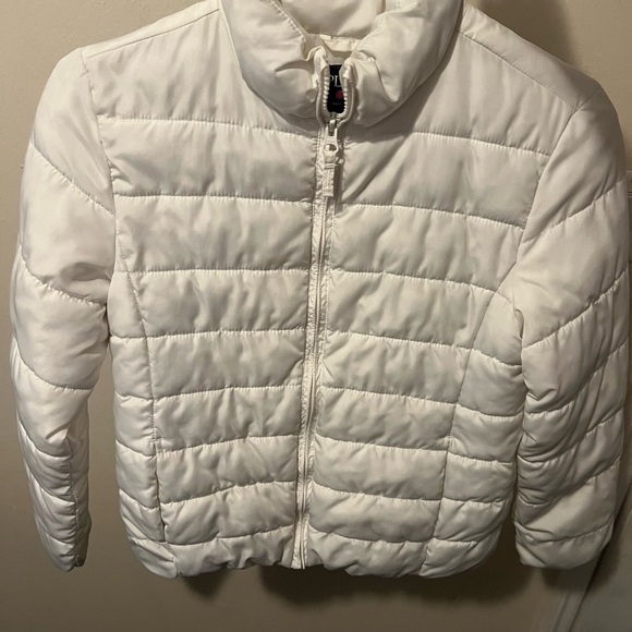 Girls White Puffer winter jacket. Used. Worn occasionally but not really. - Picture 2 of 3